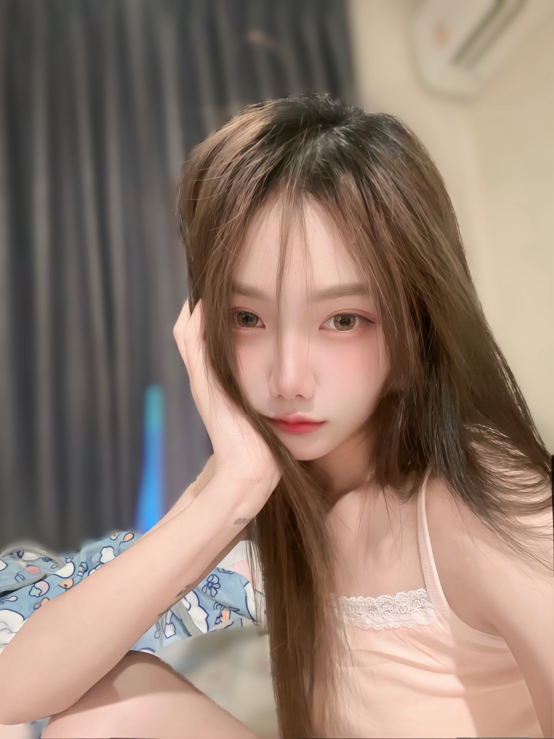 小網美 (uszyzhsmj3) - 泰妹 台北，22歲，C罩杯 - 今晚有貓膩 外送茶 定點套房樓鳳