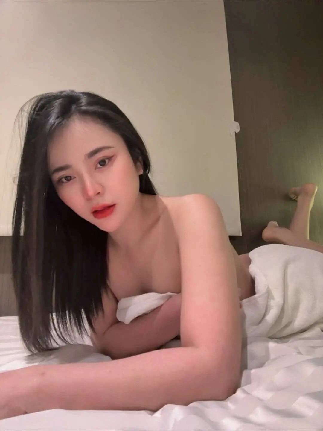 妮妮 (4bg7snsw66) - 泰妹 台中，22歲，C罩杯 - 上車
