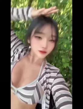 四葉草 (WEGEDZWSGM) - 影片 2 - 泰妹 台北 - 米妮